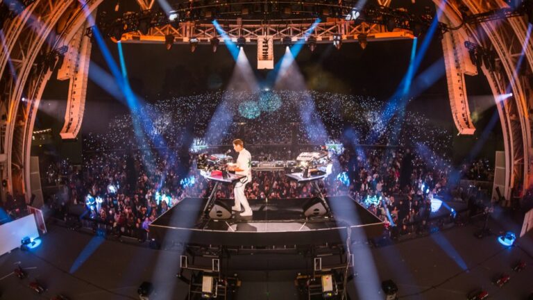 Back at the Bowl’ Concert Movie to Hit Theaters this Summer